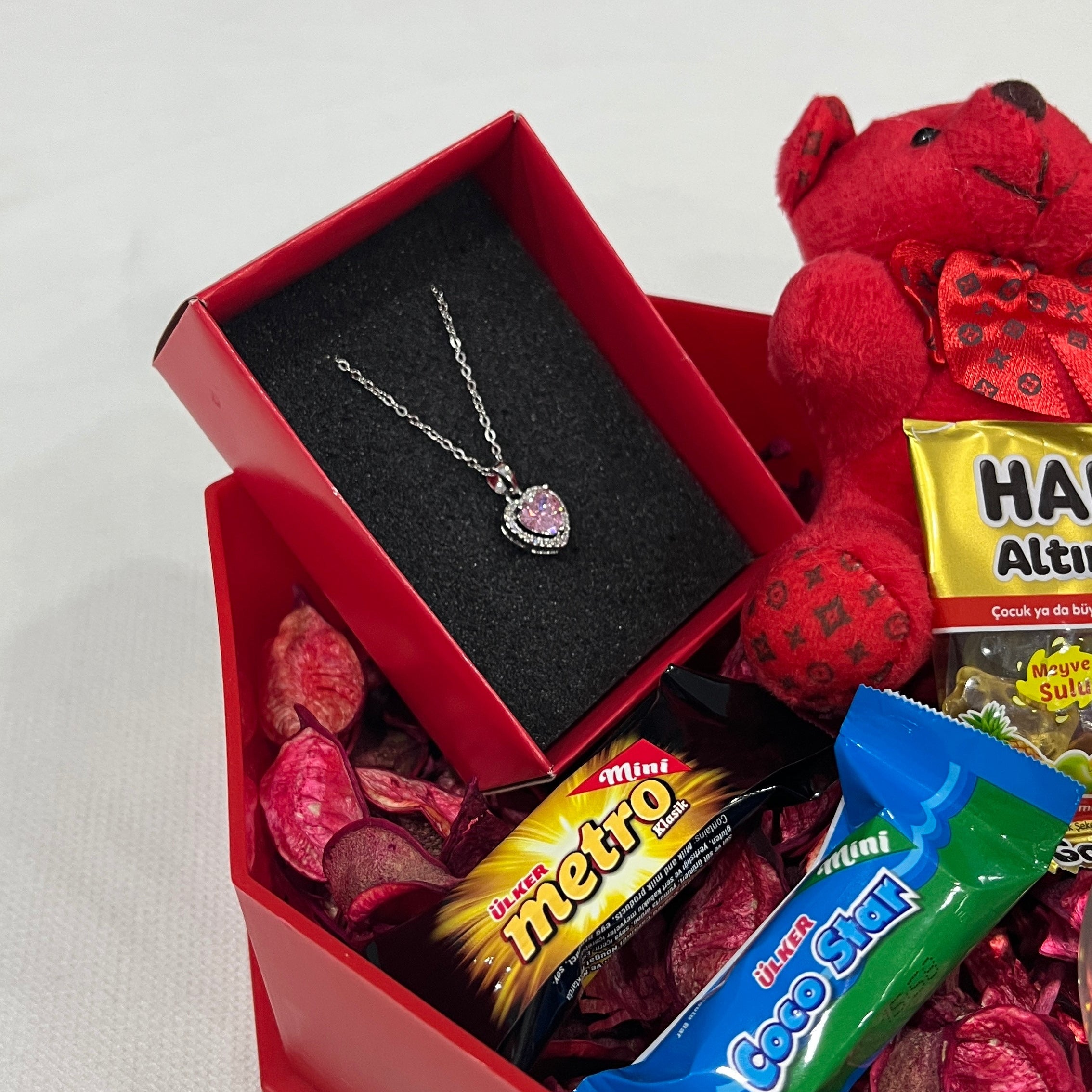 Madame's Bless Hediye Kutusu